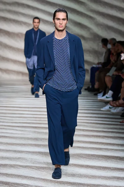 Look 24